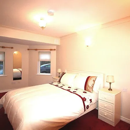 Holiday home Direct Seaview. Perfect For Groups- 5 Km To