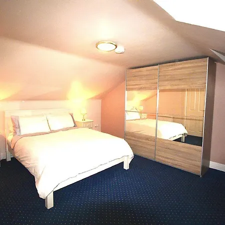 Direct Seaview. Perfect For Groups- 5 Km To